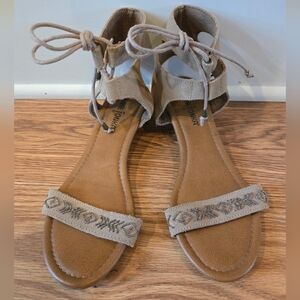 Minnetonka Tan Suede Leather Lace-Up Sandals Size 8